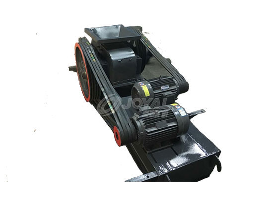 雙(shuang)輥(gun)破碎機(ji)