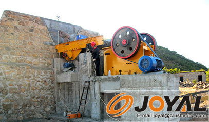 上(shang)海(hai)PE1200X1500顎式(shi)破碎機