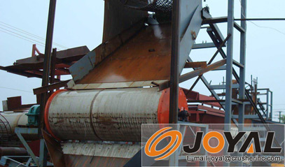 永(yong)久磁(ci)鐵(tie)榦(gan)式磁選(xuan)機